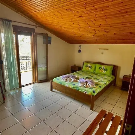 Karagiannis Hotel 2*