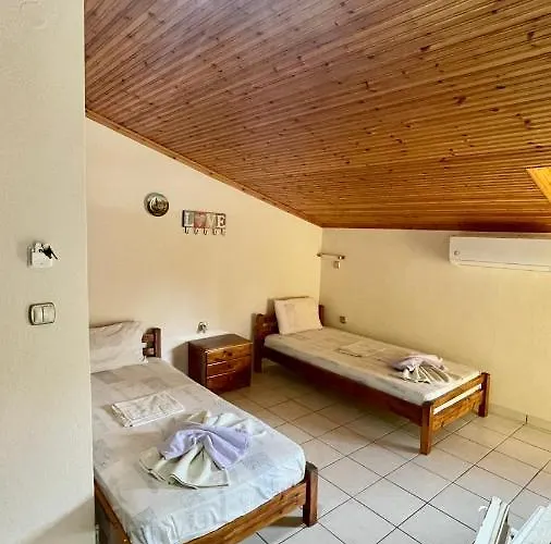 호텔 Karagiannis 2*